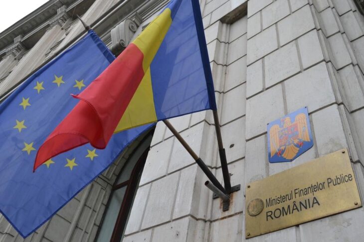 ministerul-finantelor-anunta-ca-deficitul-bugetar-scade-la-mai-mult-de-jumatate-fata-de-anul-trecut.-cresteri-la-finantari-cu-bani-europeni