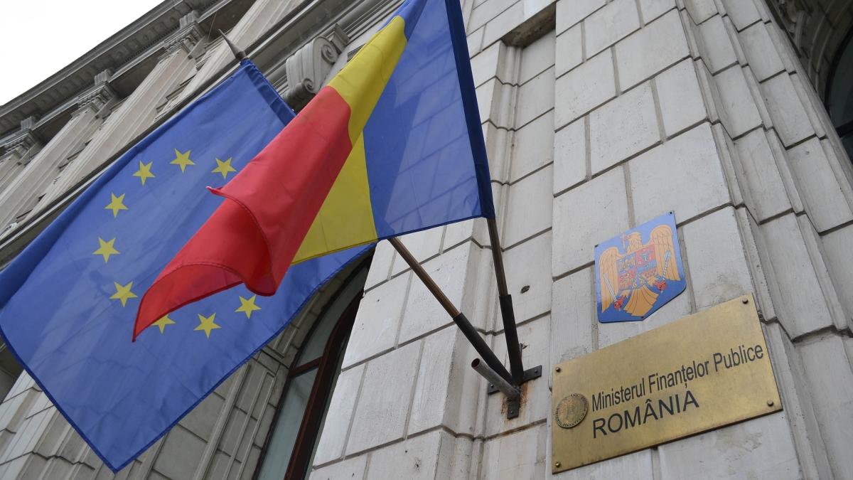 ministerul-finantelor-anunta-ca-deficitul-bugetar-scade-la-mai-mult-de-jumatate-fata-de-anul-trecut.-cresteri-la-finantari-cu-bani-europeni