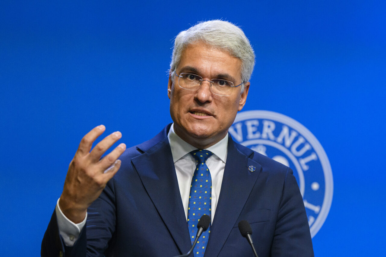 ministrul-interimar-al-muncii-si-a-calculat-in-direct-cresterea-salariului:-va-fi-mai-mare-cu-22%,-adica-cu-2.500-de-lei
