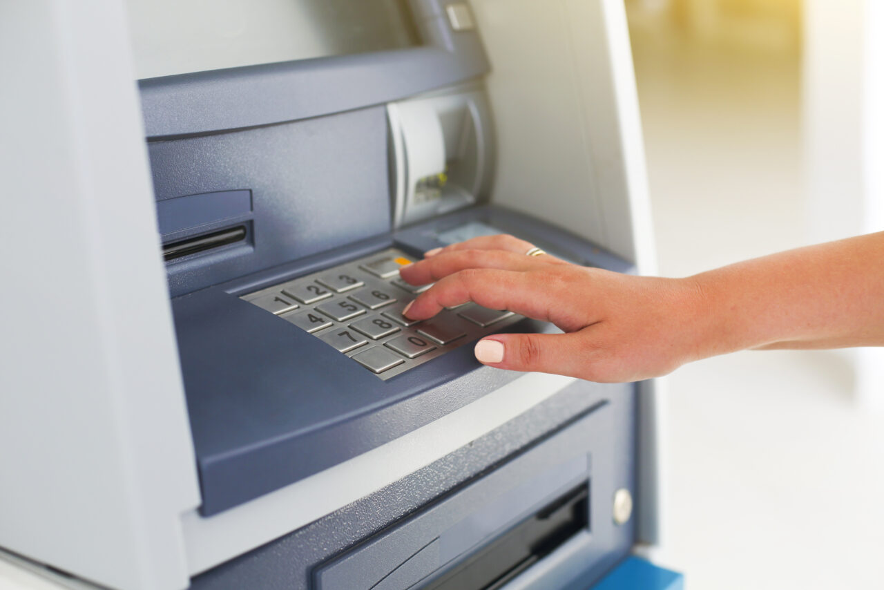 cu-ce-si-cand-vor-fi-inlocuite-bancomatele