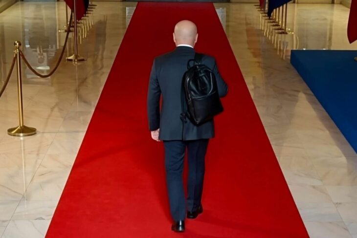 bolojan-intoarce-spatele-crizei-din-romania-si-pleaca-la-chisinau.-premierul-demis-merge-in-moldova-la-un-eveniment-dedicat-primarilor-de-peste-prut