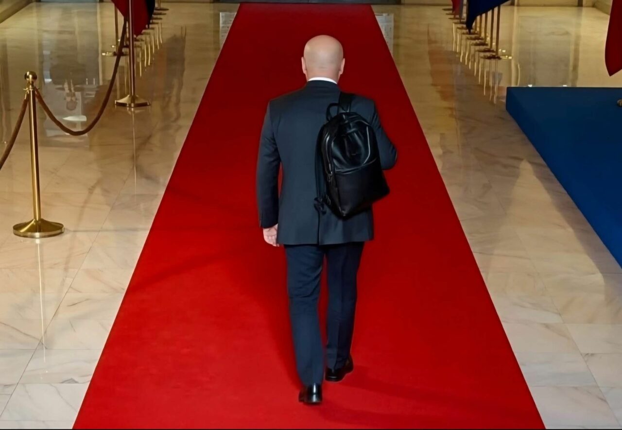 bolojan-intoarce-spatele-crizei-din-romania-si-pleaca-la-chisinau.-premierul-demis-merge-in-moldova-la-un-eveniment-dedicat-primarilor-de-peste-prut
