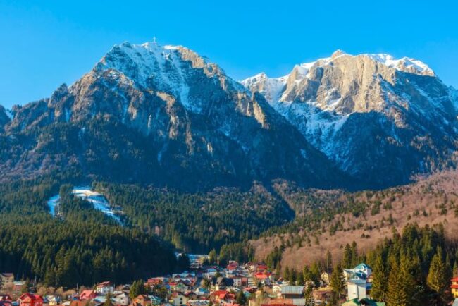 minivacanta-de-rusalii-2026-aduce-preturi-mai-mari-pe-valea-prahovei.-cat-costa-acum-o-camera-in-sinaia,-busteni-sau-predeal