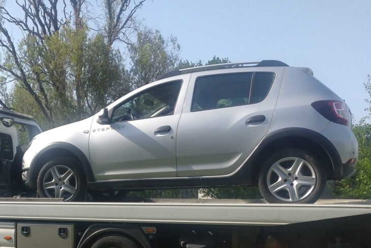 ce-a-patit-un-sofer-care-a-condus-o-dacia-sandero-cu-140-km/h-intr-o-zona-cu-limita-de-80-km/h