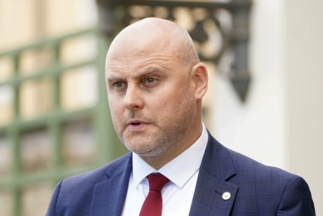 „criza-dronelor”-din-letonia-a-reconfigurat-toata-coalitia-de-guvernare.-noul-premier-isi-anunta-un-program-cu-unic-punct:-„securitatea”