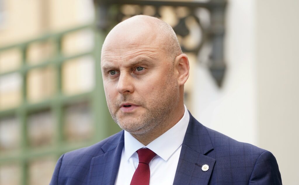 „criza-dronelor”-din-letonia-a-reconfigurat-toata-coalitia-de-guvernare.-noul-premier-isi-anunta-un-program-cu-unic-punct:-„securitatea”
