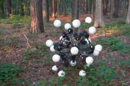 americanii-au-construit-un-robot-cu-20-de-picioare-si-ochi-care-se-misca-si-vede-instantaneu-in-orice-directie