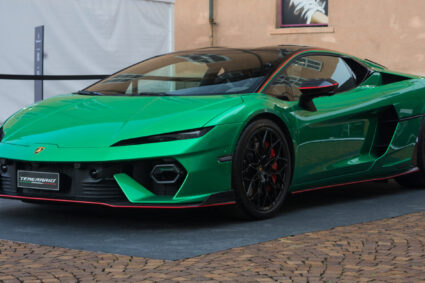 celebrul-fotbalist,-arestat-dupa-ce-a-condus-drogat-si-a-facut-accident-cu-bolidul-sau-lamborghini