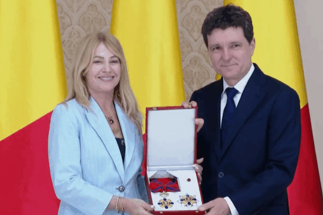 nicusor-dan,-vorbe-fara-sens-la-decorarea-nadiei-comaneci