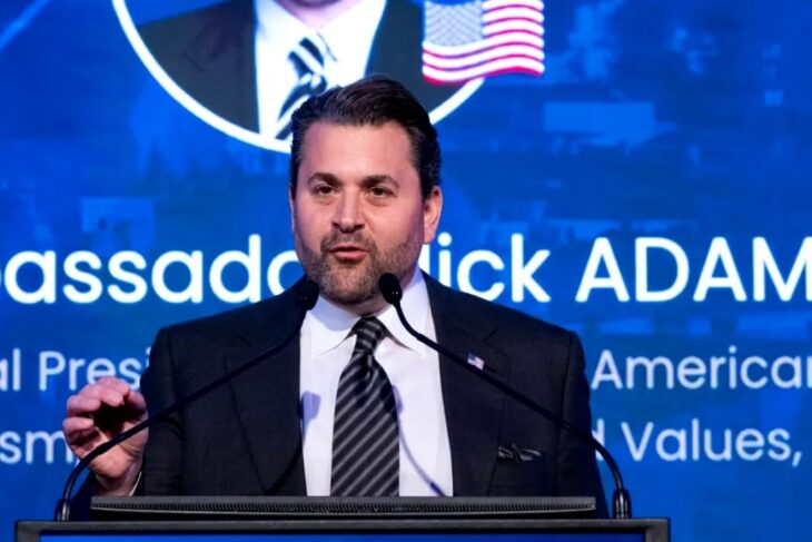 nick-adams,-trimisul-special-al-lui-donald-trump:-le-as-spune-romanilor-ca-ar-trebui-sa-aleaga-lideri-care-sa-puna-poporul-roman-pe-primul-loc,-care-sa-aiba-relatii-bune-cu-aliatii-si-care-sa-fie-lideri-inteligenti