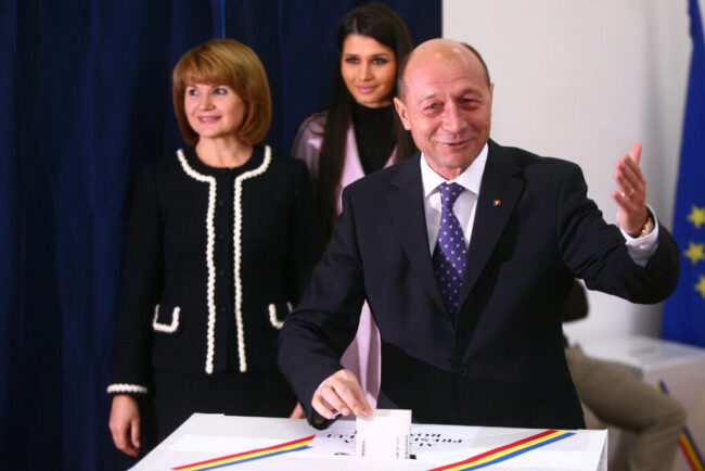 traian-basescu:-e-o-copilarie-sa-desemnezi-un-premier-neangajat-politic.-ce-spune-fostul-presedinte-despre-formarea-unei-noi-majoritati