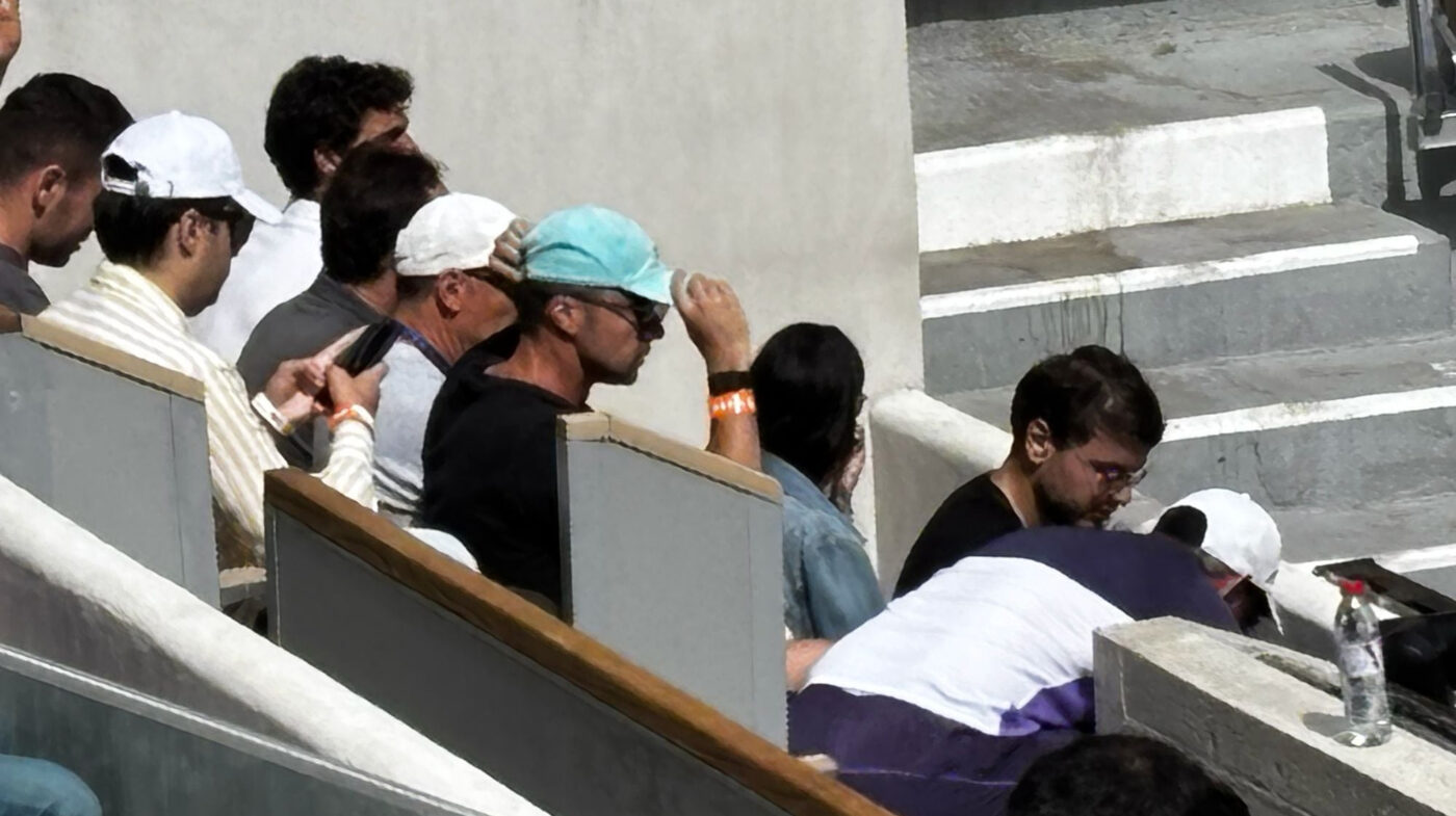 cine-sunt-oamenii-din-loja-de-la-roland-garros-a-soranei-cirstea,-de-la-care-isi-ia-puterea