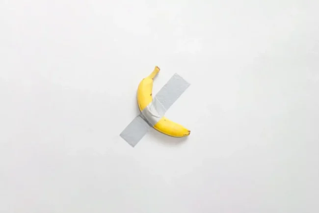 jaf-intr-un-muzeu-din-franta.-a-fost-furata-o-banana-care-valoreaza-milioane-de-dolari