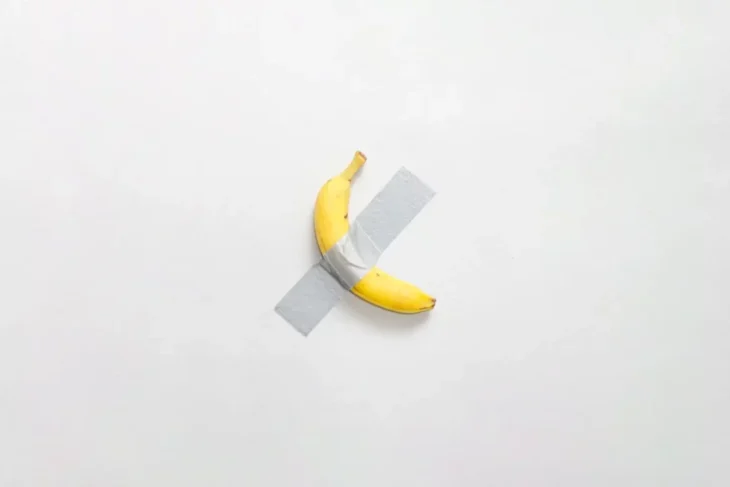 jaf-intr-un-muzeu-din-franta.-a-fost-furata-o-banana-care-valoreaza-milioane-de-dolari