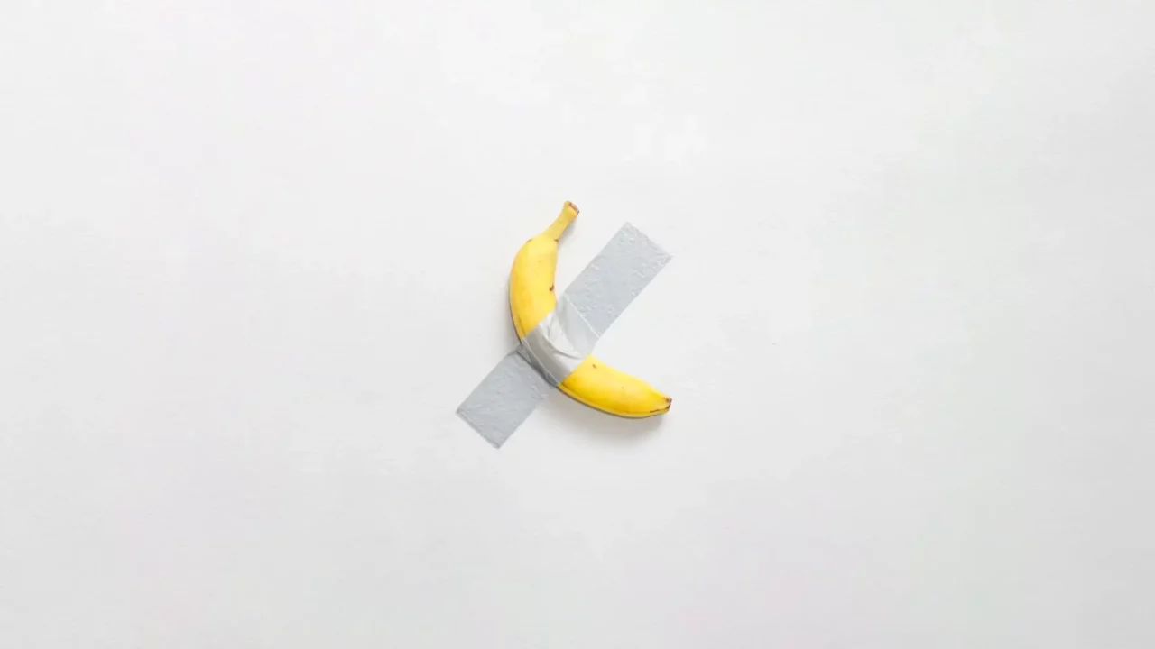 jaf-intr-un-muzeu-din-franta.-a-fost-furata-o-banana-care-valoreaza-milioane-de-dolari