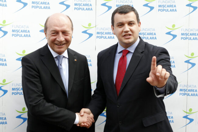 traian-basescu-nu-l-vrea-premier-pe-eugen-tomac.-fostul-presedinte-propune-o-solutie-surprinzatoare-pentru-rezolvarea-crizei-politice