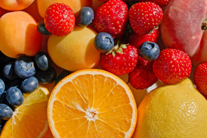 nu-e-kiwi,-nici-sfecla-rosie:-fructul-pe-care-oamenii-inteligenti-il-consuma-zilnic-pentru-a-si-proteja-inima-si-a-trai-mai-mult