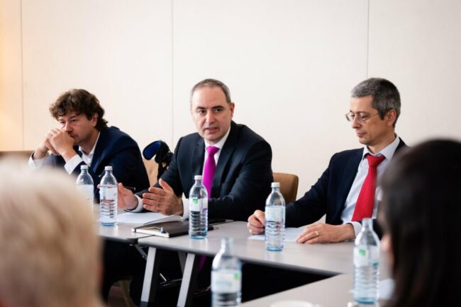 alexandru-nazare,-discutii-la-viena-cu-investitorii:-romania-poate-aspira-la-imbunatatirea-ratingului-de-tara