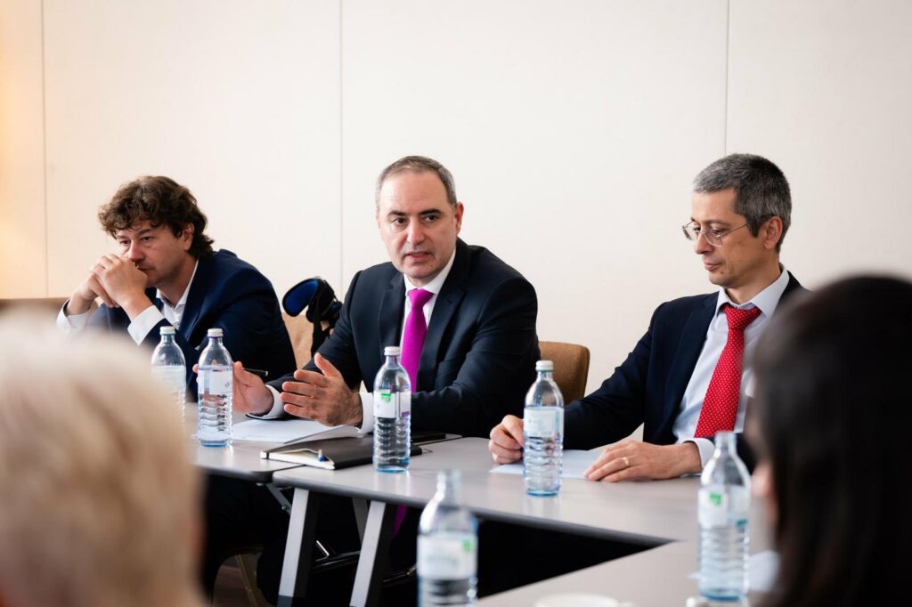 alexandru-nazare,-discutii-la-viena-cu-investitorii:-romania-poate-aspira-la-imbunatatirea-ratingului-de-tara