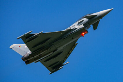 Patru avioane Eurofighter și 200 de militari italieni au sosit în România