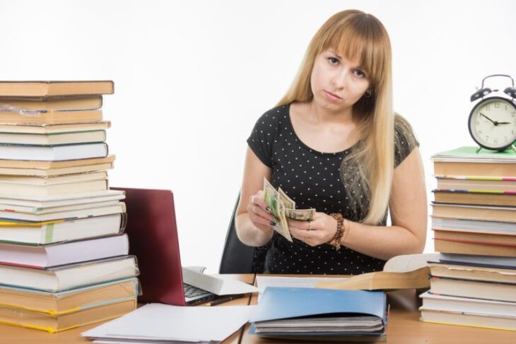 ce-salariu-va-avea-un-profesor-cu-23-de-ani-vechime-dupa-noua-lege-a-salarizarii.-diferenta-fata-de-venitul-actual-este-uriasa