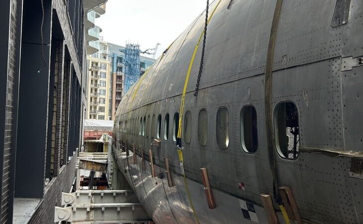 cum-arata-acum-aero1200,-cartierul-unde-un-boeing-747-va-fi-montat-intre-doua-turnuri-uriase