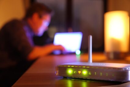 Cercetătorii avertizează că orice router Wi-Fi modern poate fi folosit ca sistem de supraveghere invizibil