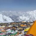 o-avalansa-l-a-salvat-pe-everest:-ghidul-nepalez-crezut-mort-a-povestit-cum-a-supravietuit-sase-zile-pe-munte