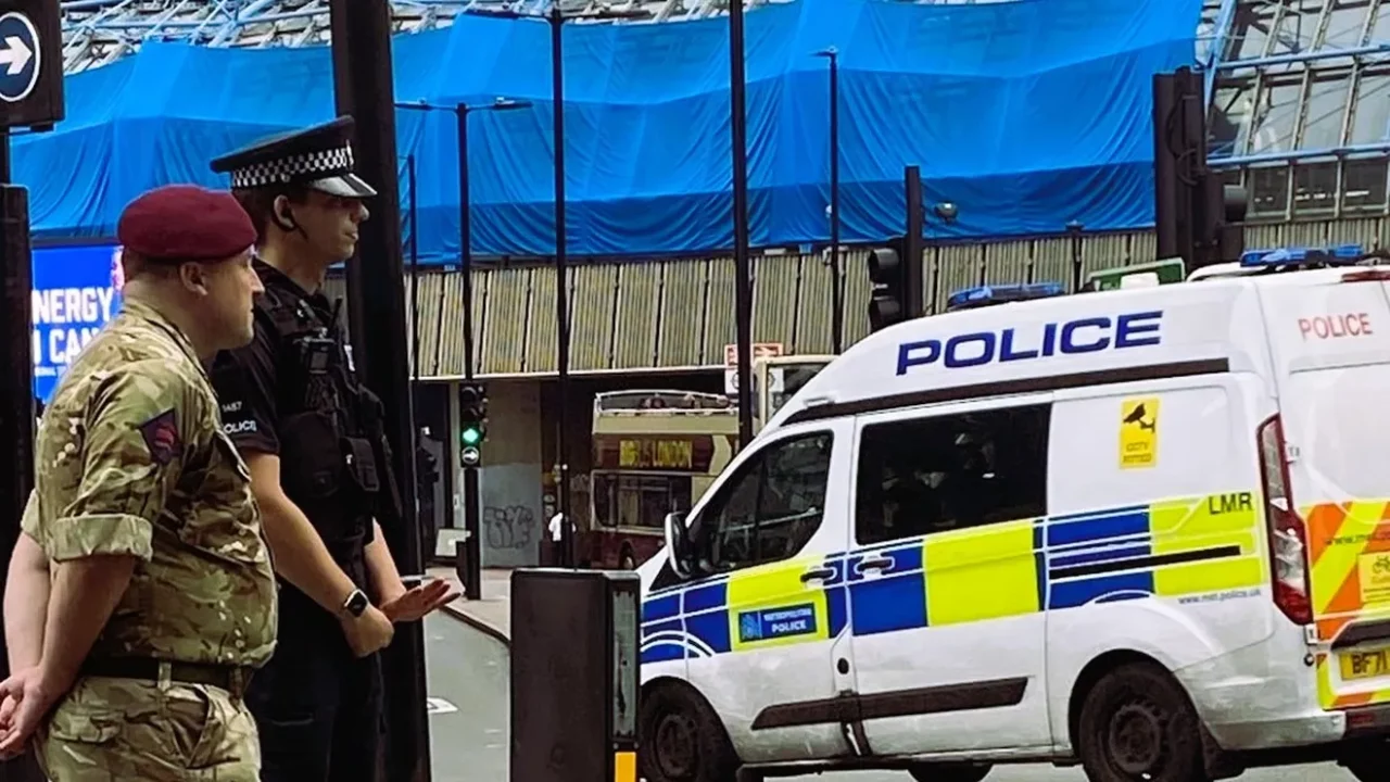 doi-romani,-condamnati-la-londra-dupa-ce-au-injunghiat-un-jurnalist-iranian.-victima-acuza-politia-britanica