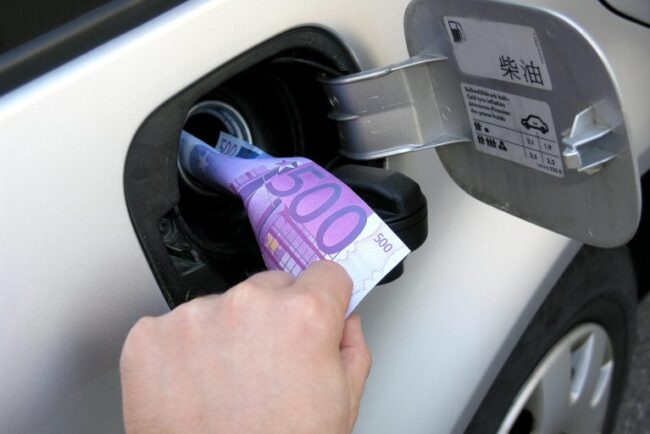 cat-te-costa-sa-ai-o-masina-in-romania-in-2026.-calculul-complet-pentru-un-an-de-utilizare