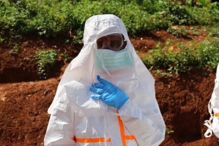 aproape-500-de-cazuri-de-ebola-confirmate.-specialistii-oms-trag-un-semnal-de-alarma