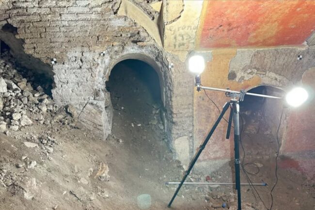 elevii-unui-liceu-au-descoperit-o-comoara-istorica-sub-sala-de-sport-vila-romana-veche-de-1.800-de-ani-era-ascunsa-in-roma