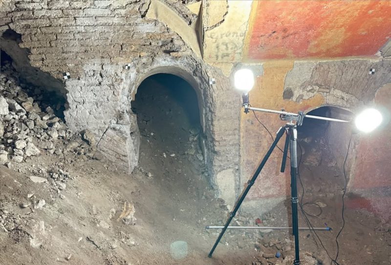 elevii-unui-liceu-au-descoperit-o-comoara-istorica-sub-sala-de-sport-vila-romana-veche-de-1.800-de-ani-era-ascunsa-in-roma
