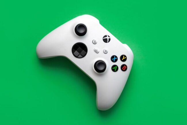 xbox-surprinde-la-showcase-2026:-exclusivitati-noi,-revenirea-lui-spyro,-persona-6-si-o-consola-aniversara-pentru-25-de-ani-de-xbox
