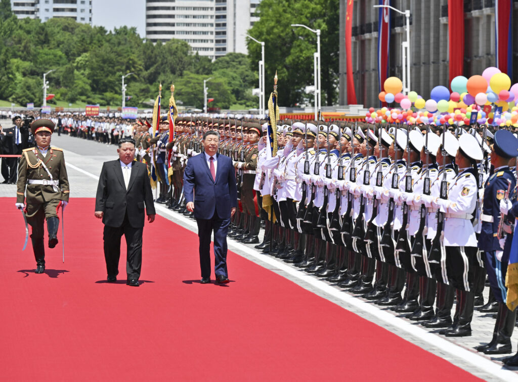 xi-jinping-si-kim-jong-un-promit-intarirea-relatiilor-china-coreea-de-nord-la-summitul-de-la-phenian