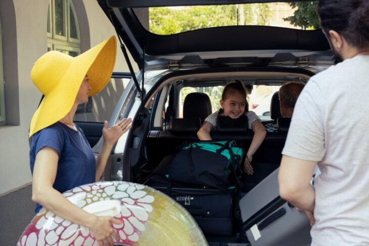 fenomenul-care-ii-ingrijoreaza-pe-profesori:-elevii-lipsesc-de-la-cursuri-pentru-concediile-familiei.-o-singura-zi-de-absenta-inseamna-mai-mult-decat-cred-multi-parinti