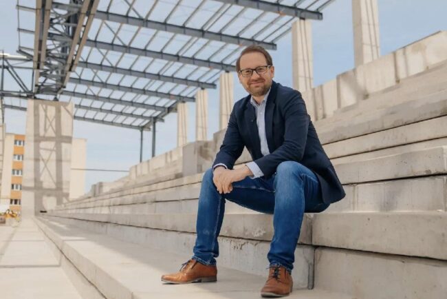 fritz-vs.-simonis,-disputa-politico-vestimentara:-poate,-totusi,-are-dreptate-domnul-simonis,-oamenii-pot-sa-deosebeasca-politicienii-dupa-pantofi