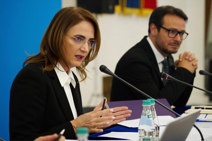sefa-curtii-supreme,-lia-savonea,-il-pune-la-zid-pe-ilie-bolojan:-doua-teme-in-care-a-manipulat-profesionist-opinia-publica-impotriva-justitiei