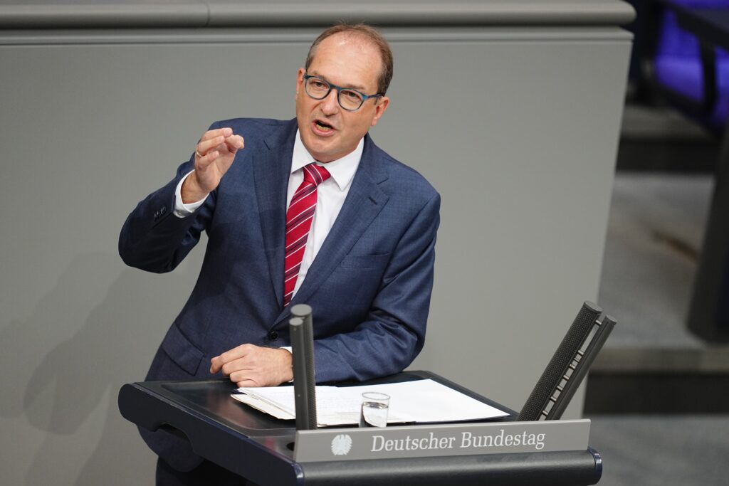 germania:-record-istoric-de-infractiuni-politice-pe-fondul-ascensiunii-violentelor-de-extrema-stanga