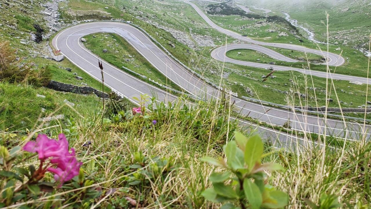 soferii-ar-putea-circula-din-nou-pe-transfagarasan-de-vineri.-directorul-cnair-a-anuntat-in-ce-conditii-va-fi-redeschis-drumul