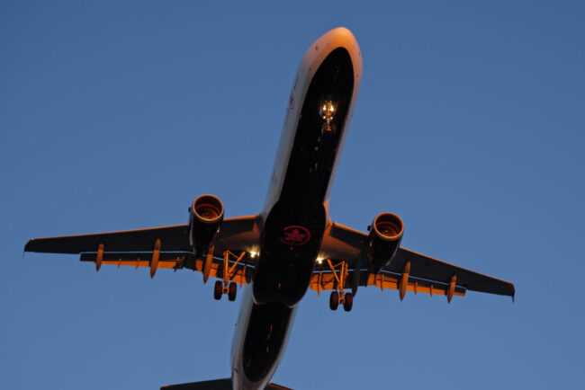 un-fost-pilot-al-air-canada-ar-fi-pilotat-aeronave-timp-de-16-ani-fara-sa-detina-licenta