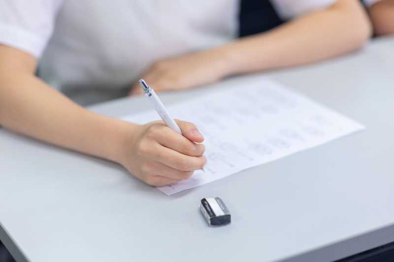 la-ce-ora-incep-probele-scrise-la-bacalaureat-2026.-ce-se-intampla-daca-intarzii-si-ce-reguli-trebuie-sa-le-respecte-toti-elevii-in-ziua-examenului
