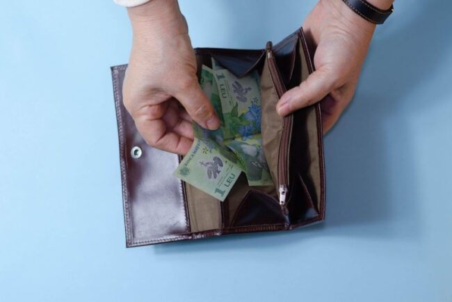 cu-cat-vor-creste-salariile-romanilor-in-2026.-de-ce-multi-vor-simti-ca-au-mai-putini-bani-decat-anul-trecut