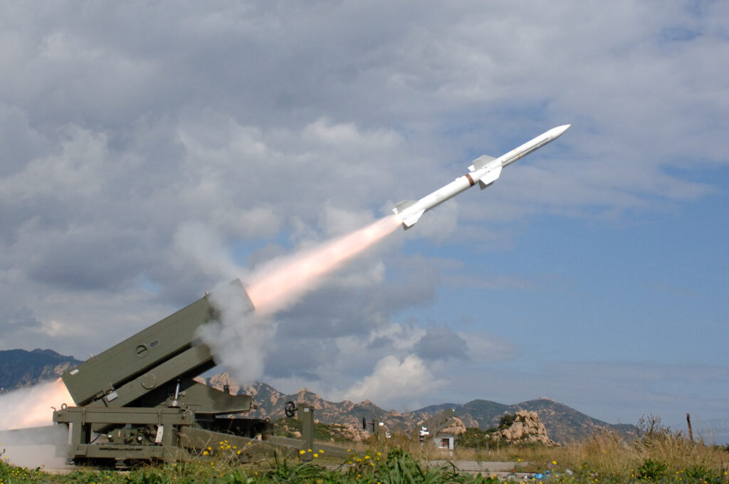 armata-americana-a-lansat-noi-atacuri-asupra-unor-tinte-din-iran-/-iranul-anunta-inchiderea-stramtorii-ormuz
