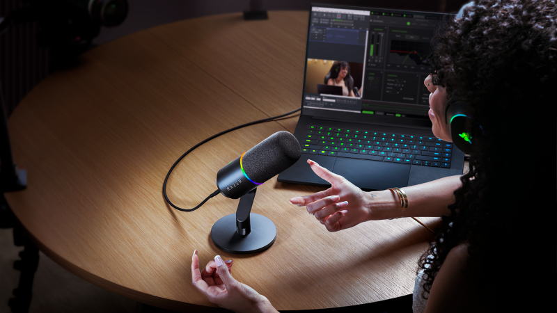 razer-lanseaza-seiren-v3-pro,-microfonul-care-promite-sunet-de-studio-pentru-streameri-si-creatori-de-continut