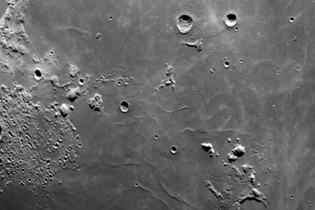 meteoritul-lunar-care-a-fost-lovit-de-trei-ori-inainte-sa-ajunga-pe-pamant.-roca-rara-ascunde-o-poveste-veche-de-miliarde-de-ani
