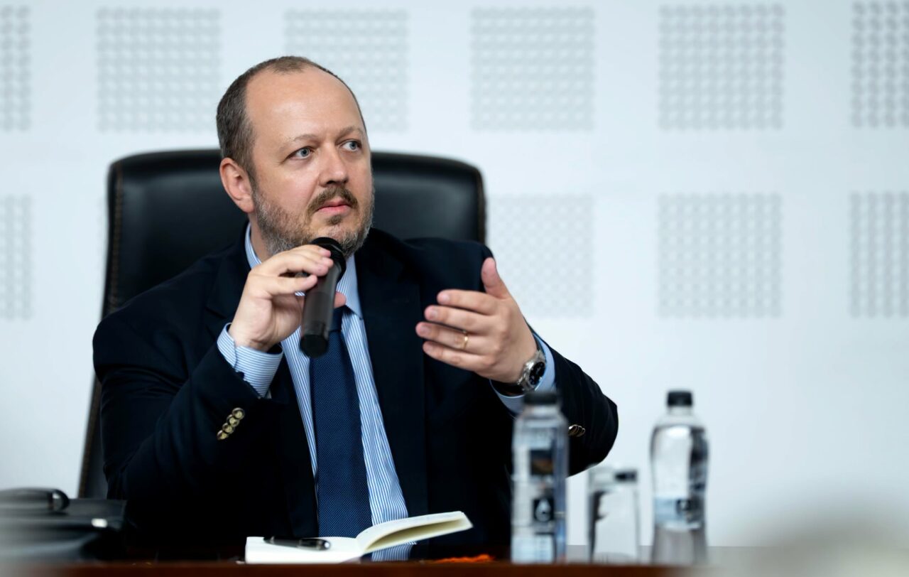 papahagi-explica-de-ce-a-renuntat-la-ministerul-culturii-in-guvernul-tomac-sunt-un-om-politic-de-dreapta-si-as-fi-fost-nevoit-sa-dau-in-pnl