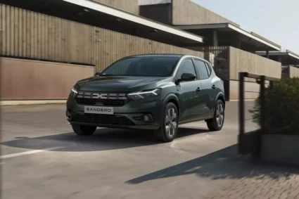Francezii compară Dacia Sandero cu Hyundai i10 pentru valoare de piață