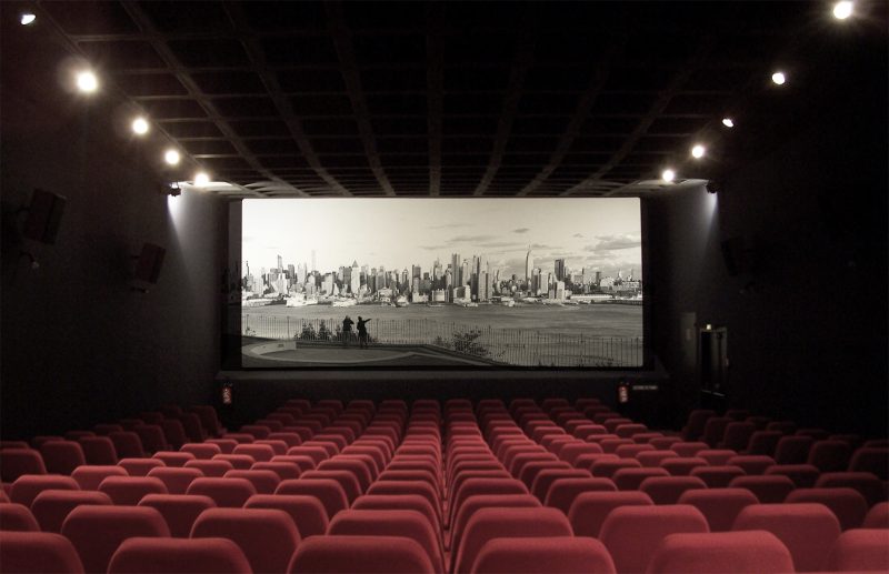 romanii-nu-renunta-la-mersul-la-cinema.-suma-impresionanta-care-a-ajuns-in-conturile-cinematografelor