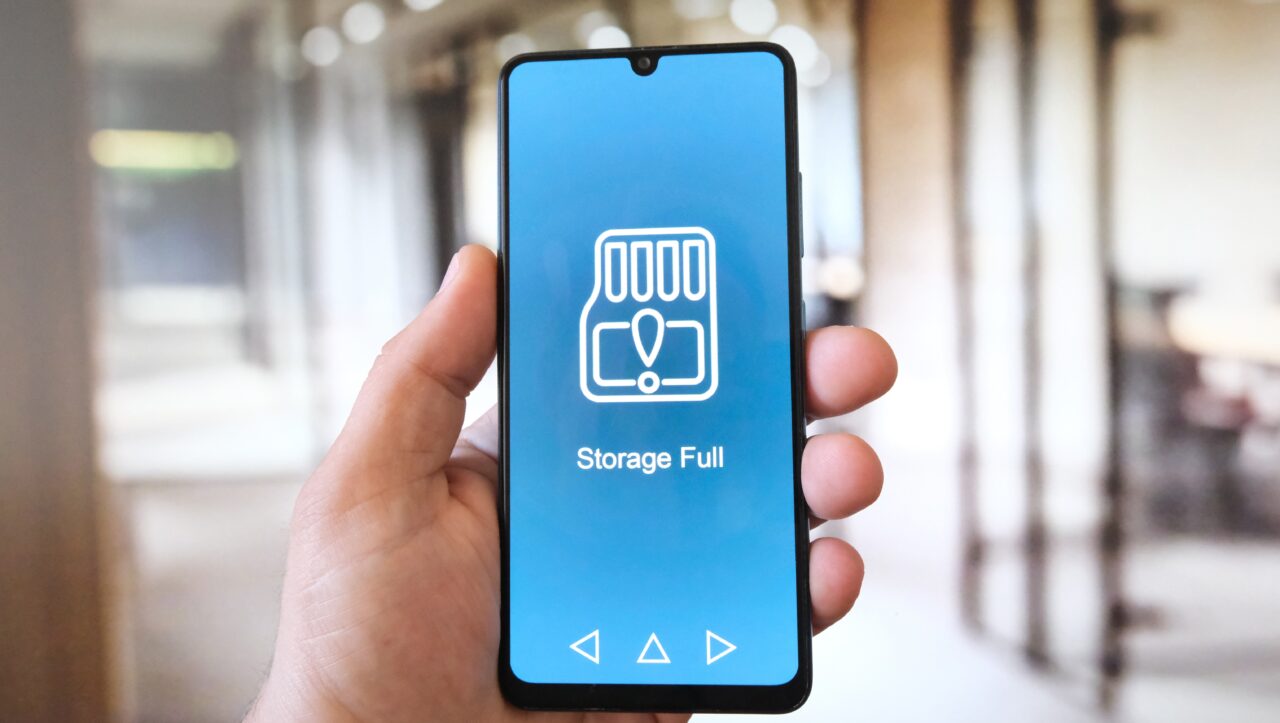 telefonul-iti-spune-ca-memoria-este-plina?-4-solutii-simple-pentru-a-elibera-spatiu-fara-sa-stergi-fotografiile-si-fisierele-important